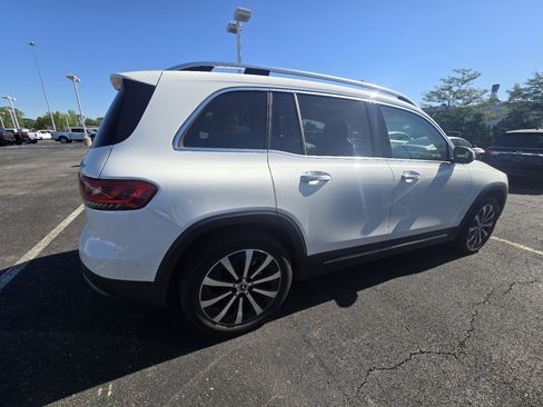 Used 2022 Mercedes-Benz GLB 250 4MATIC image 8