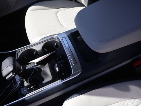 New 2026 Kia Carnival EX FWD image 19