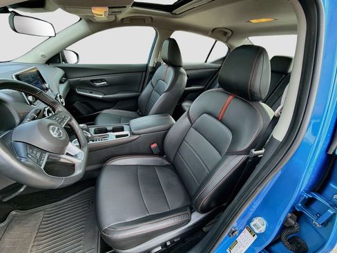 Used 2023 Nissan Sentra SR w/ SR Premium Package FWD image 23