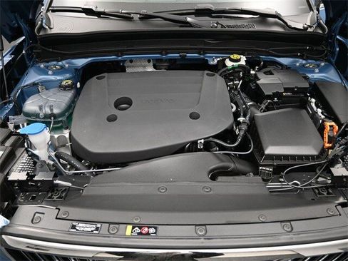 New 2024 Volvo XC40 B5 Plus w/ Protection Package Premier image 22