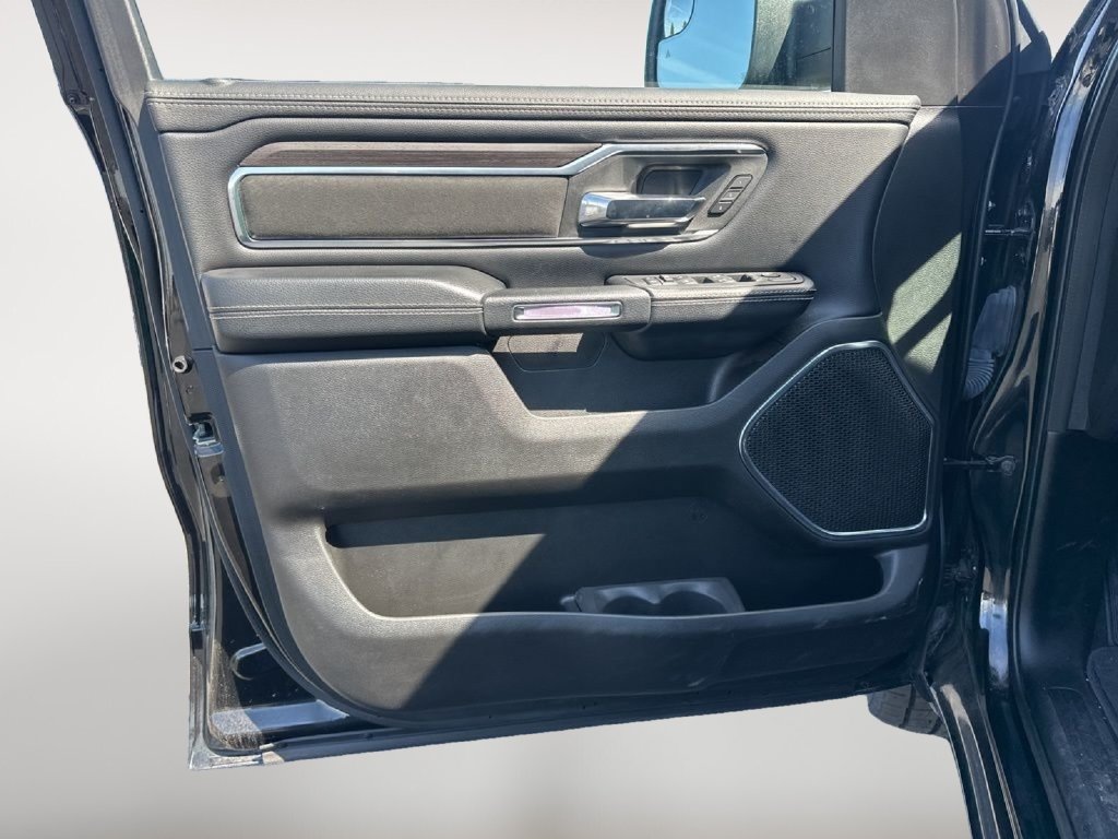 Used 2025 RAM 1500 Laramie AWD/4WD image 26