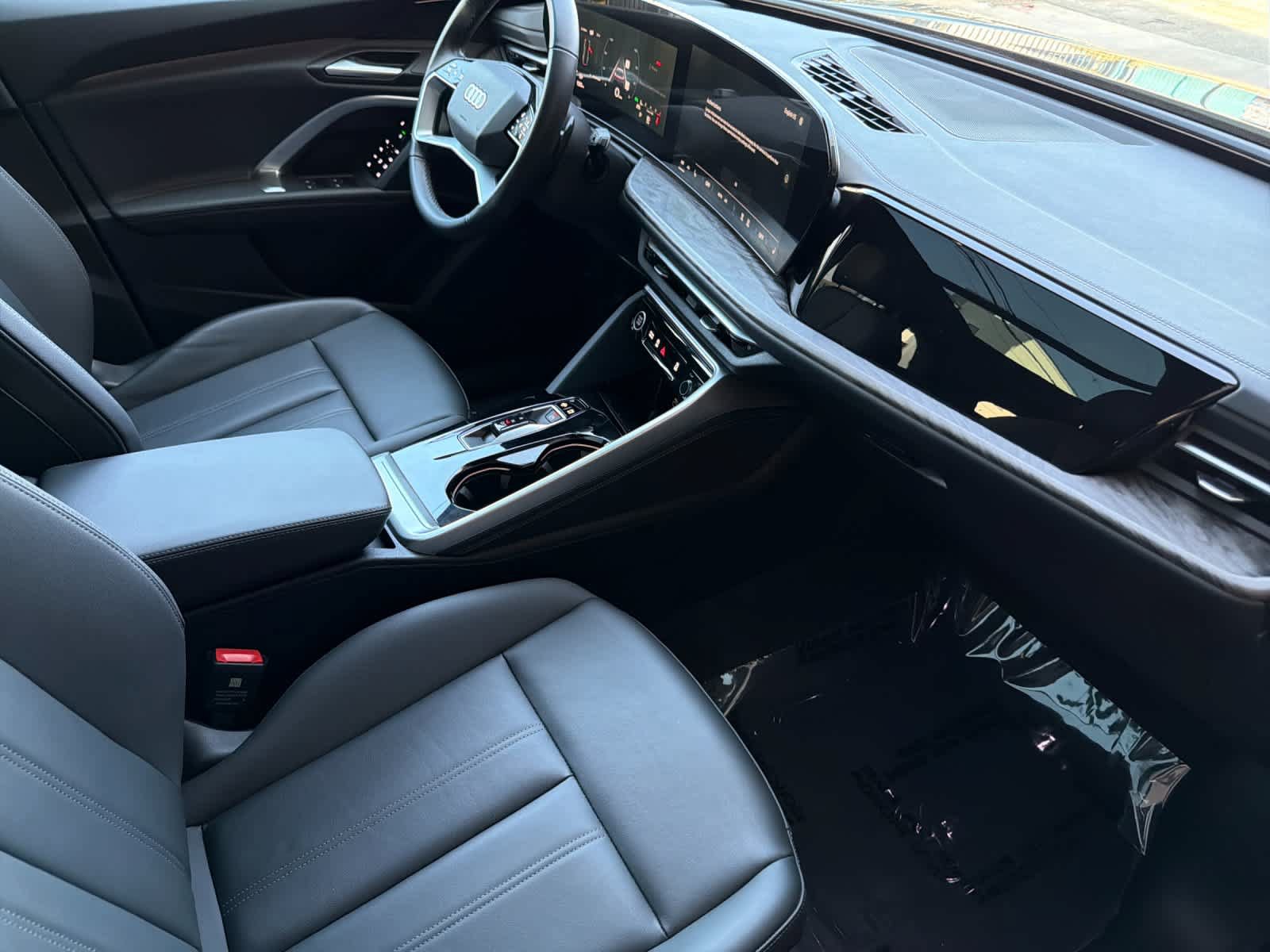 Used 2025 Audi Q5 Premium w/ Convenience Package AWD/4WD image 16