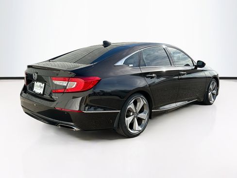 Used 2018 Honda Accord Touring image 9