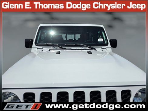 Certified 2023 Jeep Gladiator Sport AWD/4WD image 5