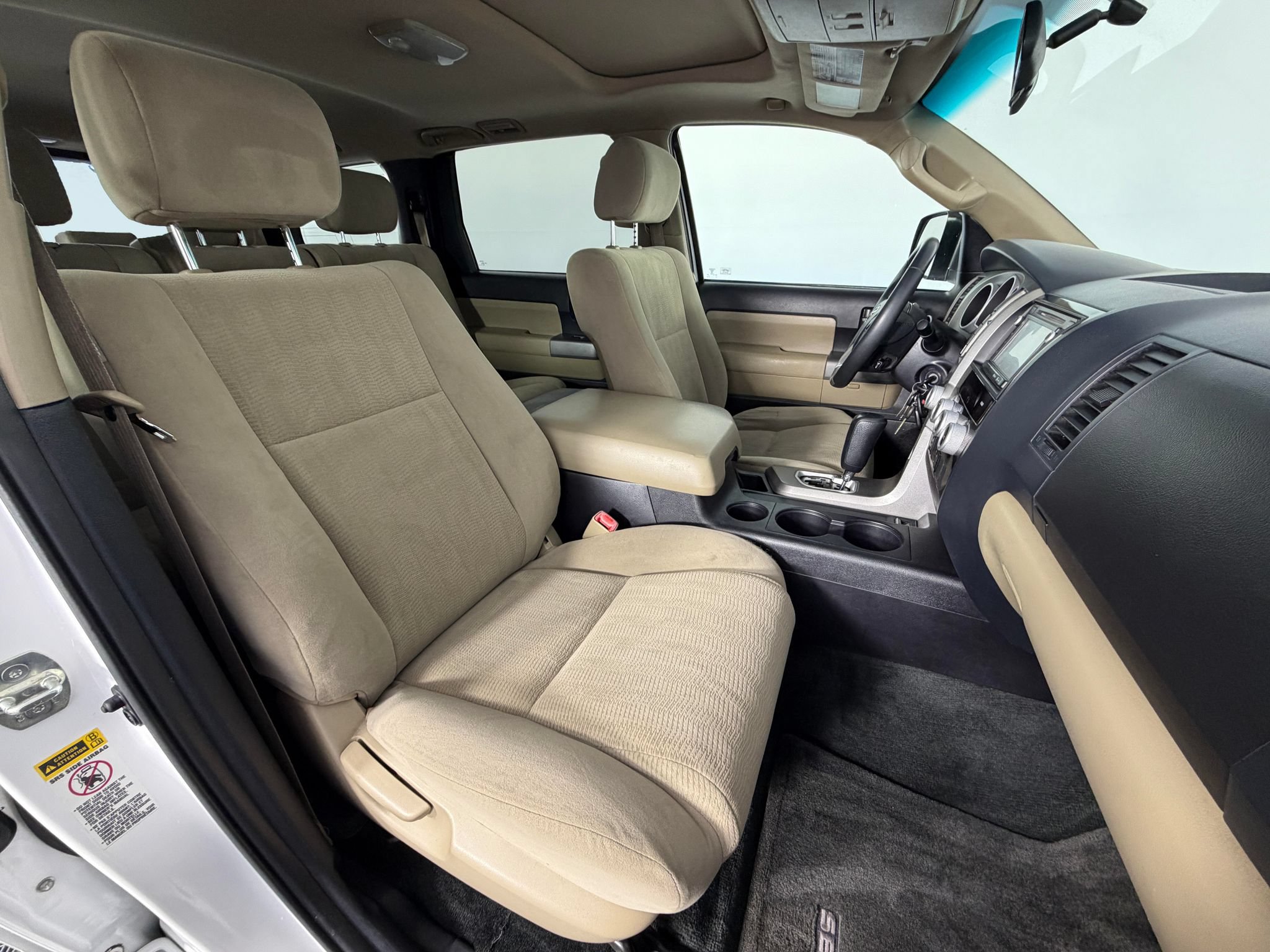 Used 2016 Toyota Sequoia SR5 AWD/4WD image 18