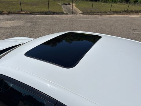 Used 2020 Dodge Charger SXT w/ Leather Interior Group RWD image 6