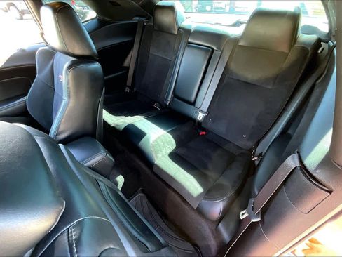 Used 2016 Dodge Challenger R/T Scat Pack w/ Leather Interior Group image 19