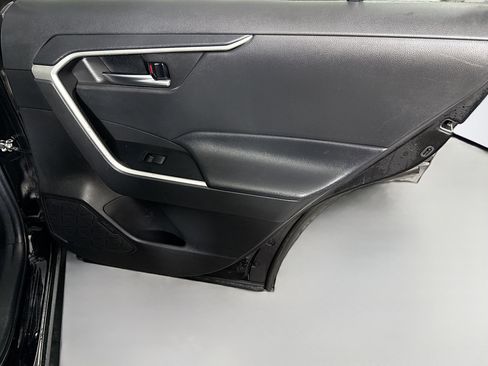 Used 2021 Toyota RAV4 XLE FWD image 28