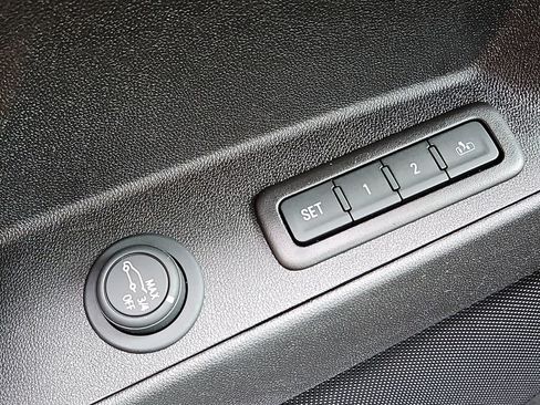 Used 2019 Chevrolet Equinox Premier FWD image 22