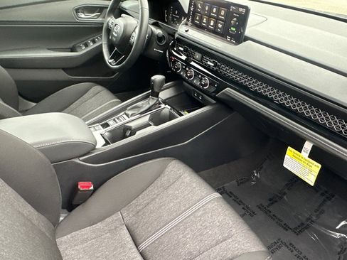 Certified 2025 Honda Accord Sport image 15