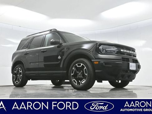 Used 2023 Ford Bronco Sport Outer Banks w/ Tech Package AWD/4WD image 2