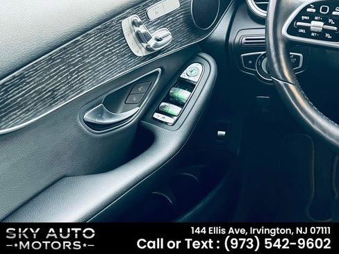 Used 2021 Mercedes-Benz GLC 300 4MATIC image 16