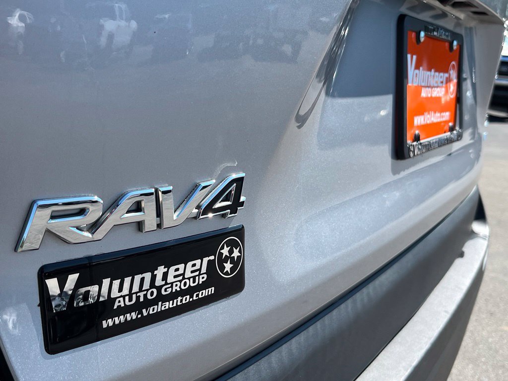 Used 2021 Toyota RAV4 XLE w/ Convenience Package AWD/4WD image 9