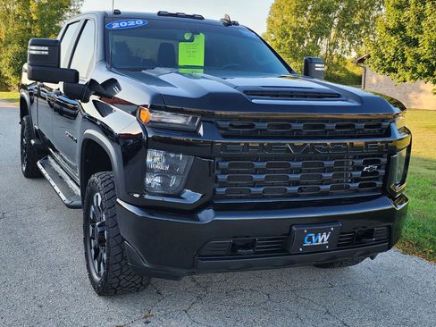 Used 2020 Chevrolet Silverado 2500 Custom w/ Custom Value Package image 5