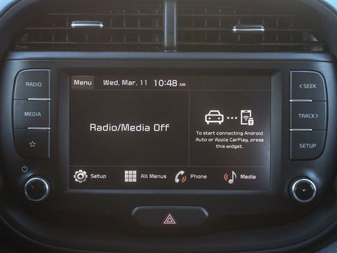 Used 2023 Kia Soul LX w/ LX Technology Package image 16