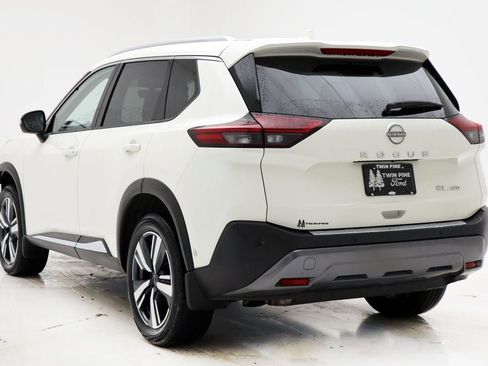 Used 2023 Nissan Rogue SL w/ SL Premium Package image 6