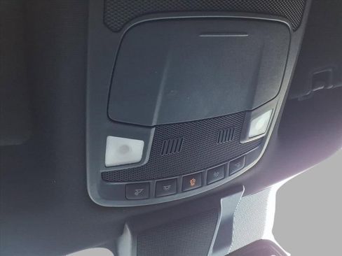 Used 2020 Ford F150 Lariat image 32