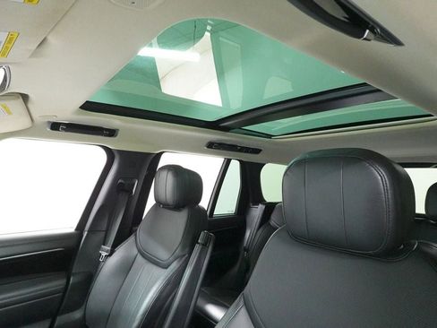 Used 2024 Land Rover Range Rover SE AWD/4WD image 27