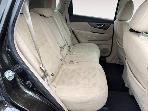 Used 2016 Nissan Rogue SV image 18