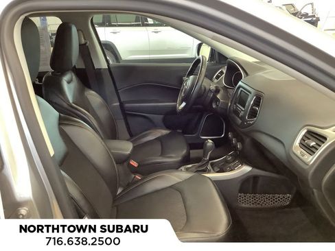 Used 2018 Jeep Compass Latitude w/ Cold Weather Group AWD/4WD image 12
