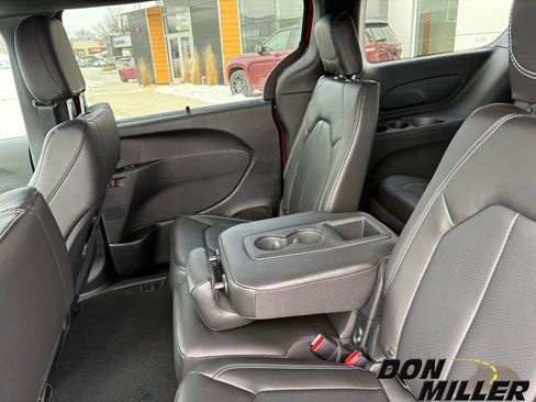 New 2026 Chrysler Pacifica Select image 25