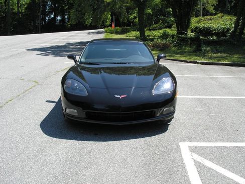 Used 2011 Chevrolet Corvette Coupe w/ Battery Protection Package RWD image 2