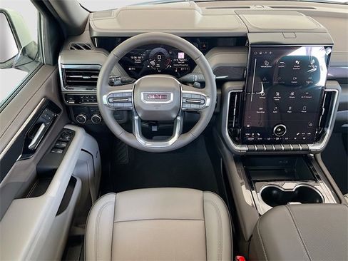 New 2026 GMC Yukon XL Elevation image 16