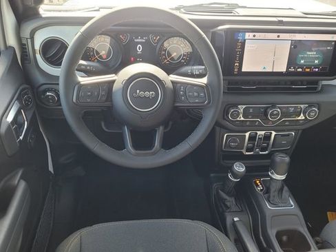 New 2025 Jeep Gladiator Sport image 5