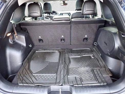 Used 2020 Jeep Cherokee Limited image 8