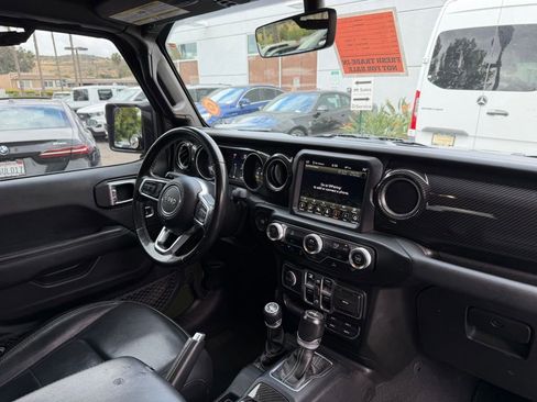 Used 2021 Jeep Wrangler Unlimited Sahara AWD/4WD image 17