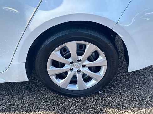 Used 2024 Toyota Corolla LE image 39