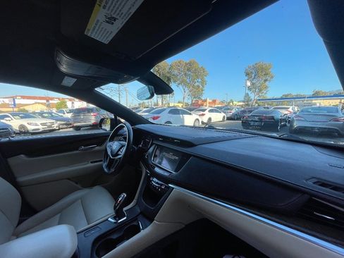 Used 2017 Cadillac XT5 FWD image 12