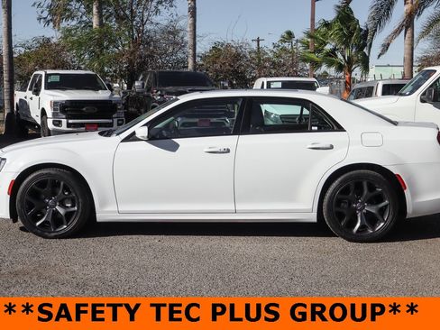 Used 2022 Chrysler 300 Touring L w/ Popular Equipment Group image 6