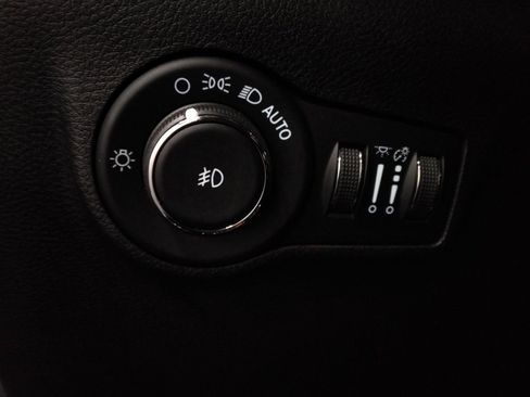 Used 2022 Jeep Compass Limited image 19