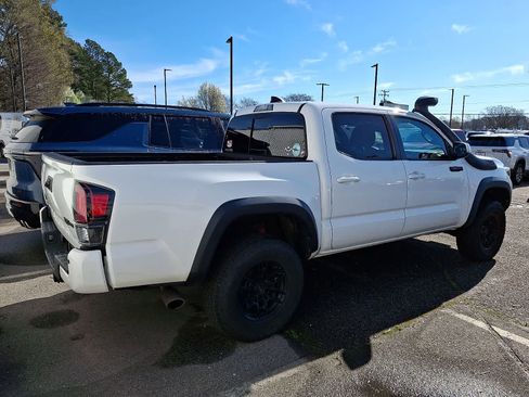 Used 2020 Toyota Tacoma image 3