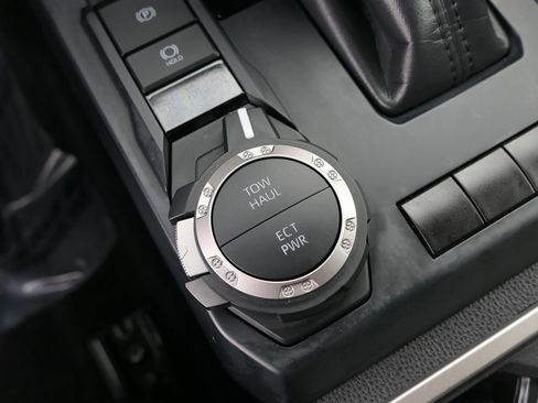 Used 2025 Toyota Tacoma SR5 image 21