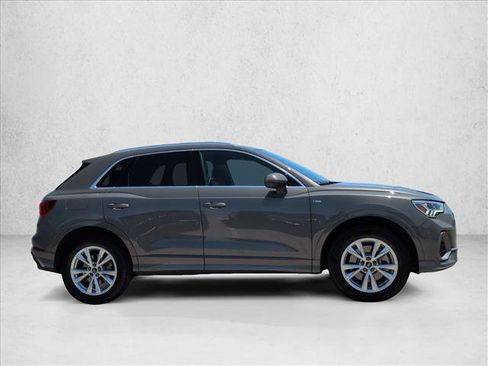 Used 2024 Audi Q3 2.0T Premium w/ Convenience Package AWD/4WD image 4