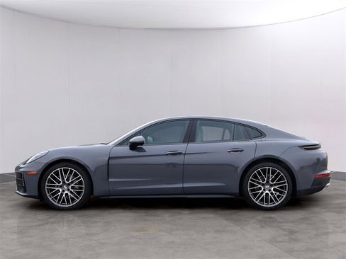 New 2026 Porsche Panamera image 2