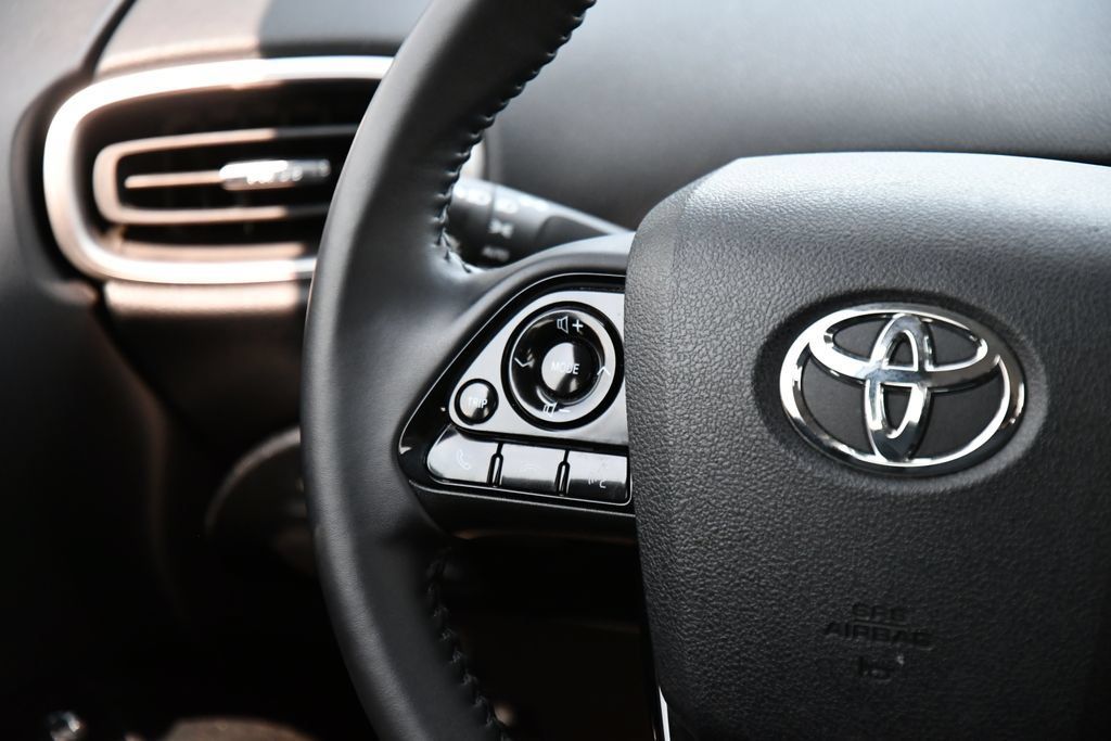 Used 2021 Toyota Prius Prime XLE FWD image 27