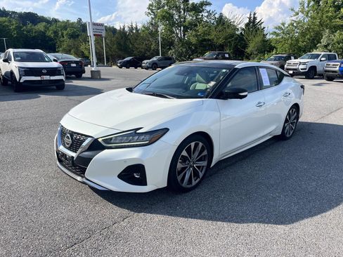 Used 2022 Nissan Maxima Platinum w/ Sport Mat Group FWD image 3