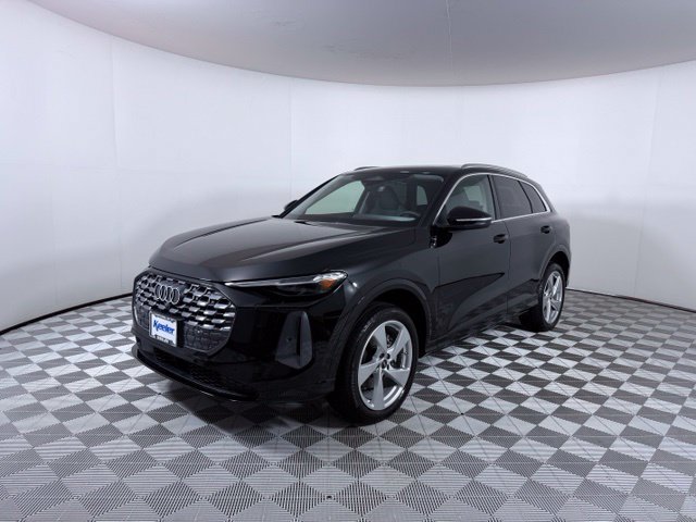 Certified 2025 Audi Q5 Premium w/ Premium Plus AWD/4WD image 3
