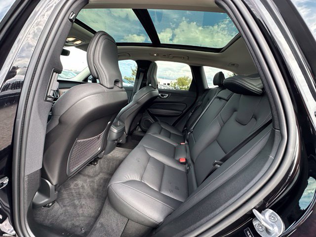 Used 2024 Volvo XC60 B5 Plus w/ Protection Package Premier AWD/4WD image 16