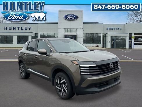 Used 2025 Nissan Kicks SV image 4