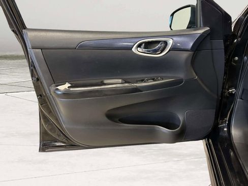 Used 2019 Nissan Sentra SR image 12