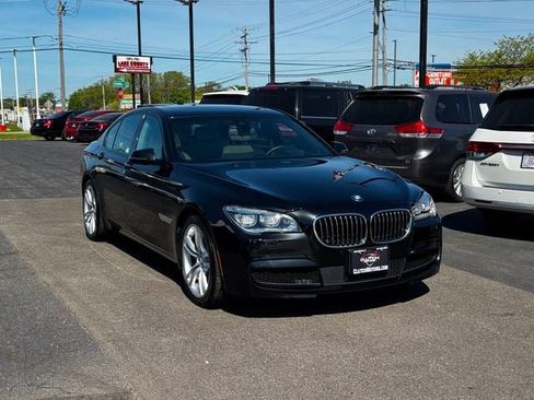 Used 2014 BMW 750i RWD image 3