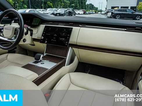 Used 2025 Land Rover Range Rover Long Wheelbase SE AWD/4WD image 26