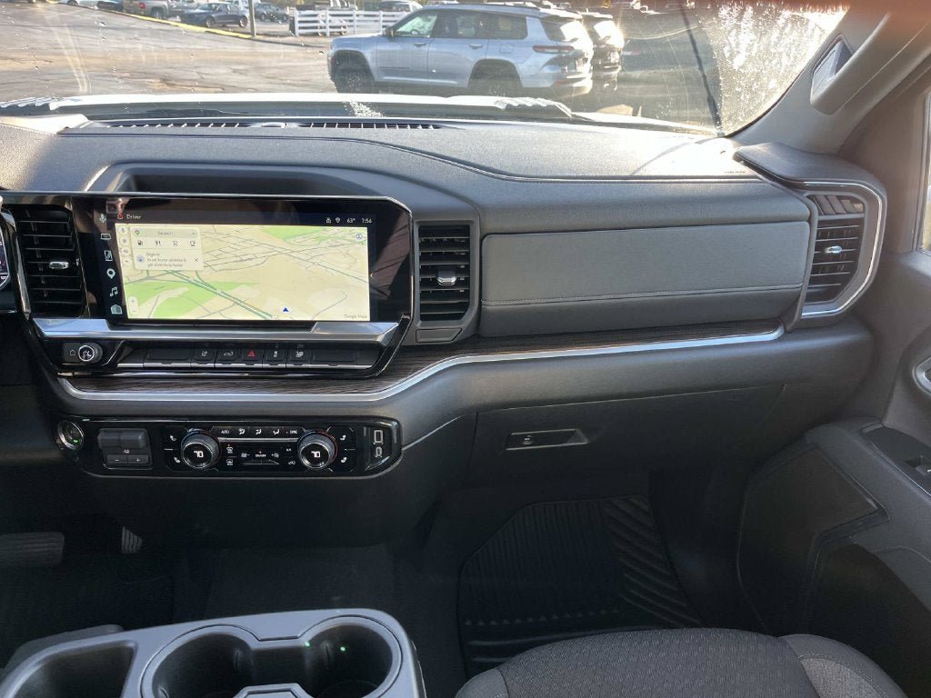 Used 2025 Chevrolet Silverado 2500 LT w/ Convenience Package AWD/4WD image 12