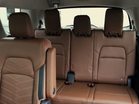 Certified 2023 Nissan Pathfinder Platinum image 23