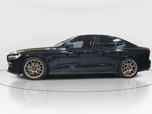 Used 2019 Volvo S60 T5 R-Design image 8