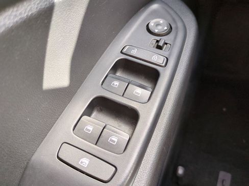 Certified 2023 Hyundai Venue SE w/ Cargo Package image 22